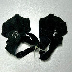 Lyrical Ballet Shoes Girls’ 12 Dance Paws Sandal. New